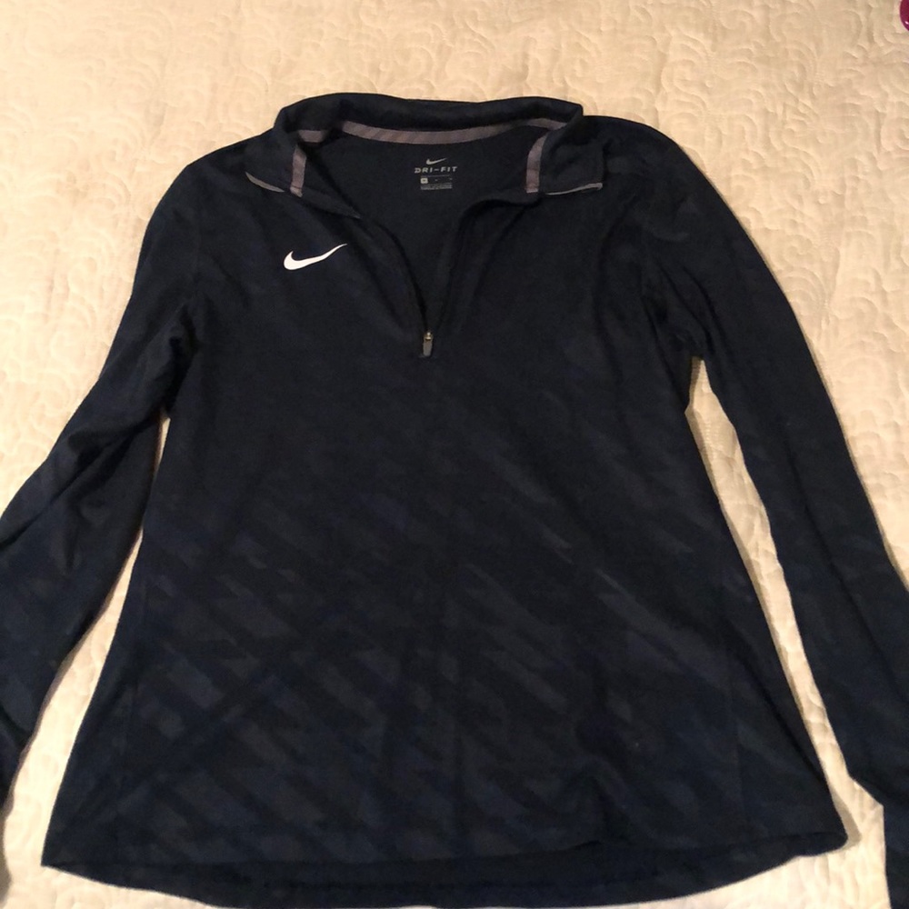 Pull over Nike